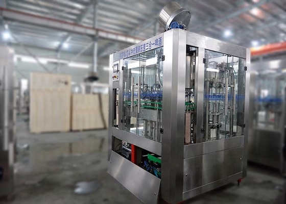 China De sprankelende van de het Materiaal4000bph Capaciteit van de Bier Vullende Machine Bevlekkende Compacte Structuur, leverancier