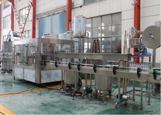 China 3 in 1 Drank het Vullen Machine, 20L-Lijn 100BPH van het Drank de Vullende Materiaal leverancier