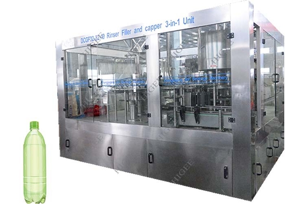 China Gemakkelijke Verrichting Sprankelende Drank het Bottelen Materiaal11.2kw 24000bph Capaciteit leverancier
